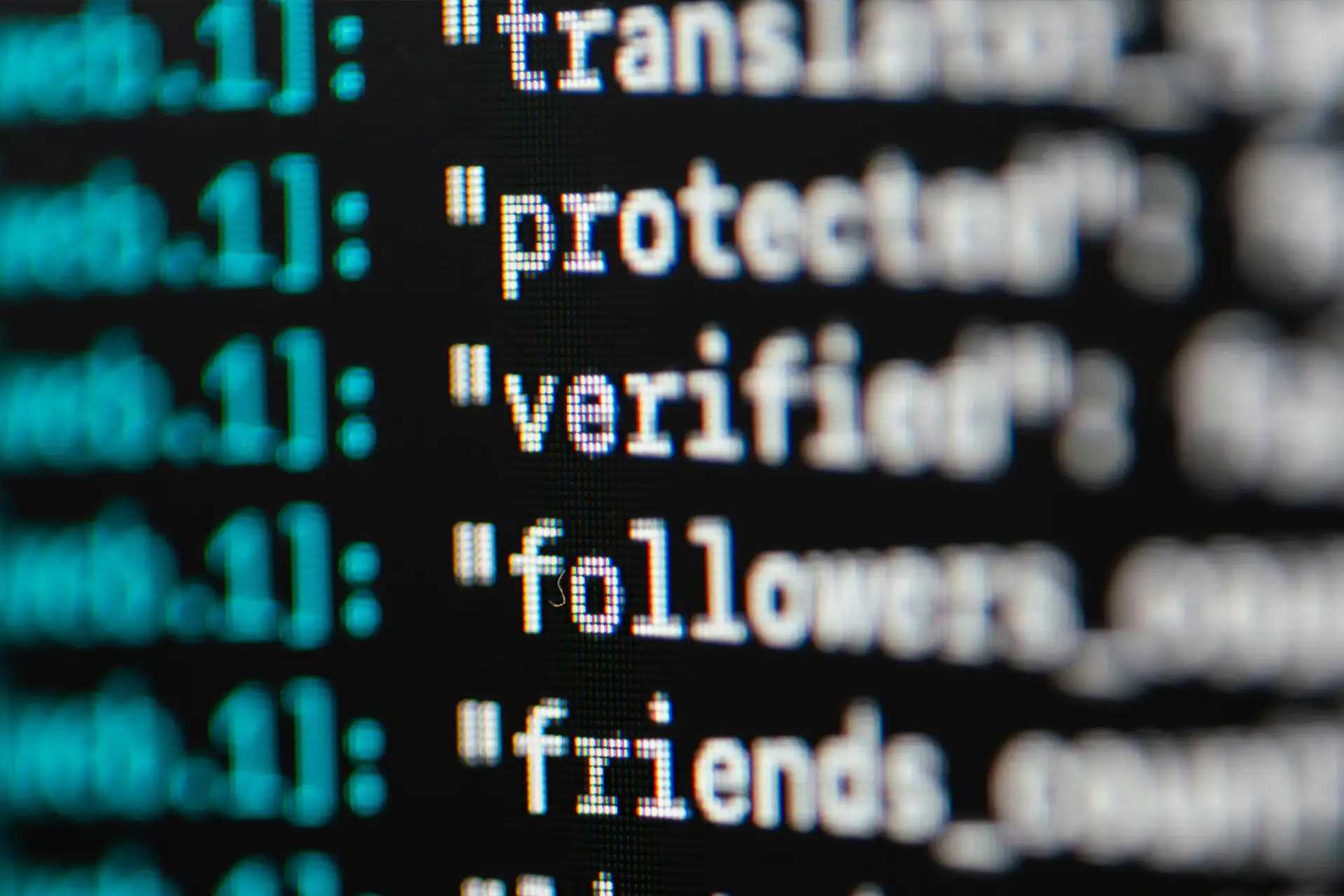 Unser Algorithmus erkennt Angriffe automatisch und sperrt betroffene Systeme und MS365-Accounts, bevor Schlimmeres passiert.